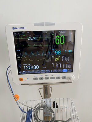 12.1inch Rumah Sakit Gunakan Vital Signal Machine Multi-parameter Monitor Pasien untuk ICU Room