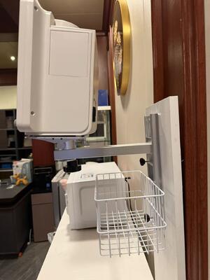 Ketinggian yang disesuaikan Metal Wall Mount Bracket untuk Monitor Pasien Support Arm di Ward Rumah Sakit
