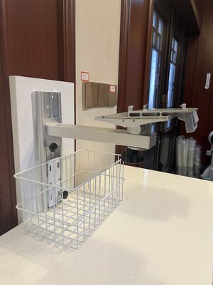 Ketinggian yang disesuaikan Metal Wall Mount Bracket untuk Monitor Pasien Support Arm di Ward Rumah Sakit