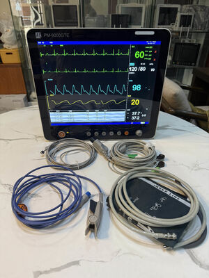 Layar LCD Warna 15 Inci Portabel Monitor Pasien Multi Parameter dengan Troli/Braket Dinding Dapat Dipasang dan Desain Ringan 5 KG